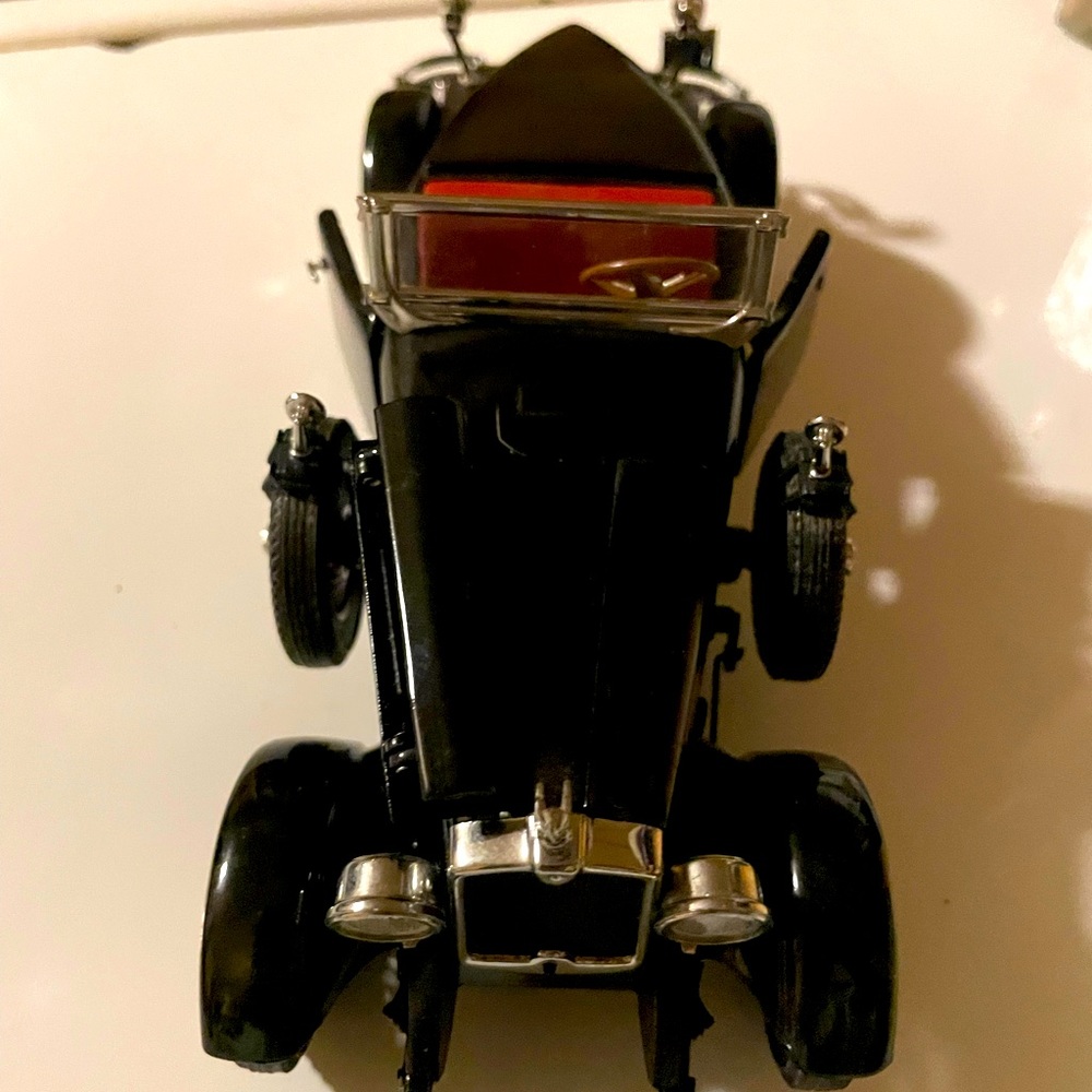 1927 Stutz Black Hawk from Danbury Mint